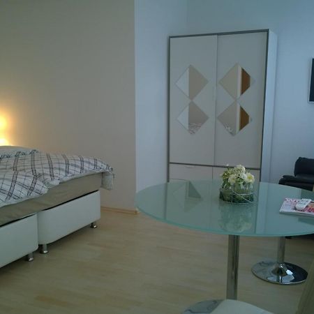 Pensionsappartments Blitz Wiesbaden Bagian luar foto