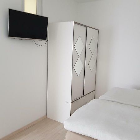 Pensionsappartments Blitz Wiesbaden Bagian luar foto