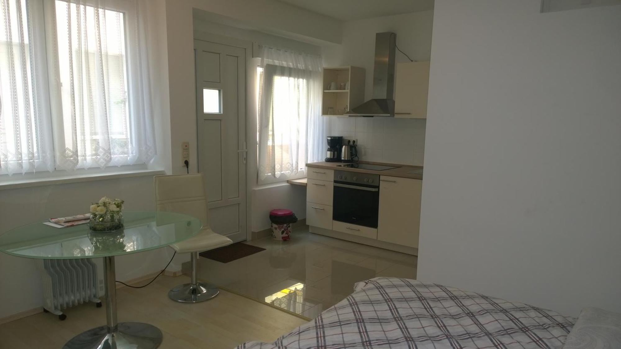 Pensionsappartments Blitz Wiesbaden Bagian luar foto