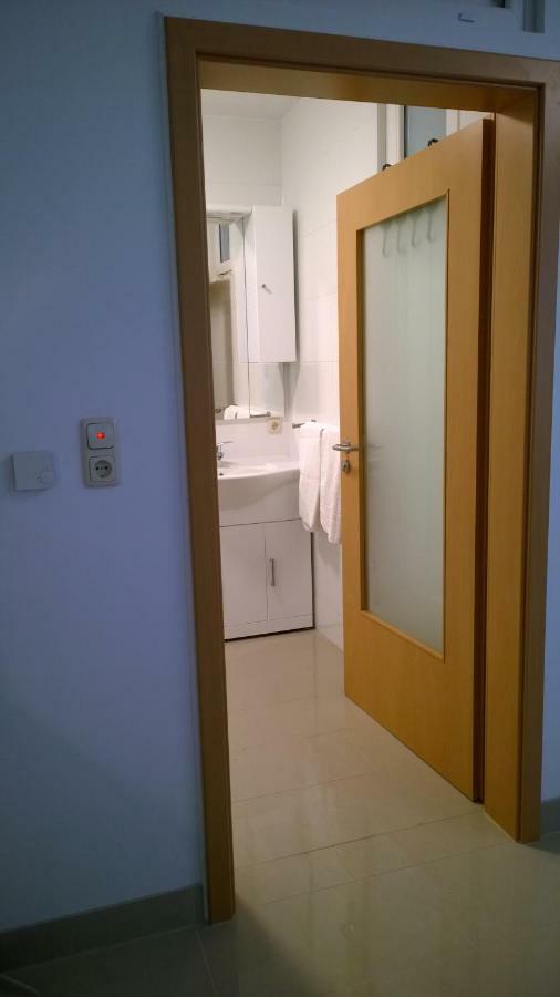 Pensionsappartments Blitz Wiesbaden Bagian luar foto