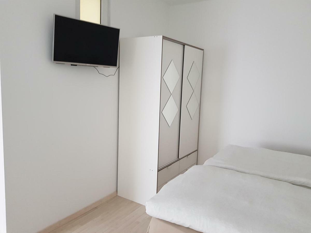Pensionsappartments Blitz Wiesbaden Bagian luar foto