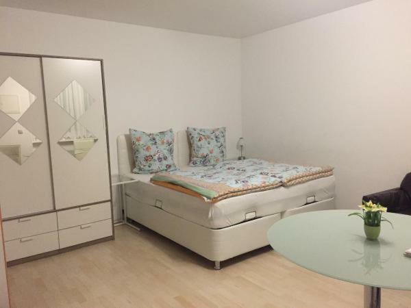 Pensionsappartments Blitz Wiesbaden Bagian luar foto